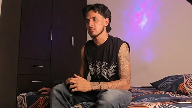 Snapshot of Zayn_kane chatting on June 24, 2026, 2:32 am Zayn kane online show from June 24, 2026, 2:32 am