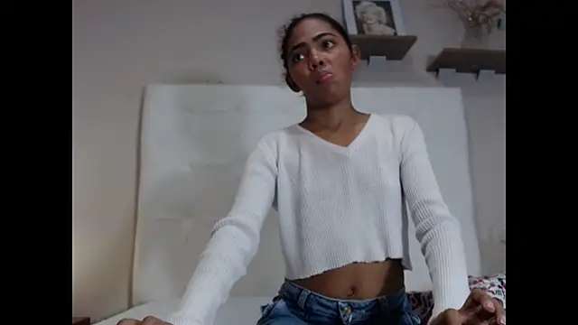 Snapshot of willow_smitt chatting on September 13, 2025, 1:22 pm willow smitt online show from September 13, 2025, 1:22 pm