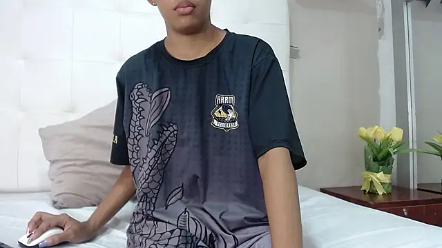 Snapshot of willow_smitt chatting on October 8, 2025, 11:52 am willow smitt online show from October 8, 2025, 11:52 am