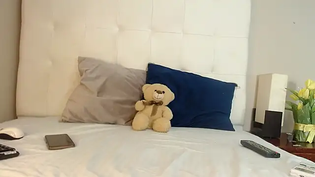 Snapshot of willow_smitt chatting on October 24, 2025, 1:07 pm willow smitt online show from October 24, 2025, 1:07 pm