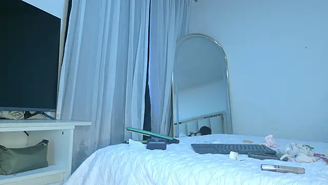 eva sin18 online show from February 5, 2026, 11:09 pm