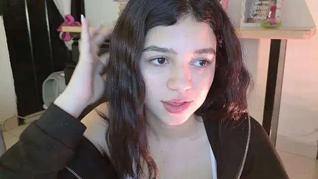 Snapshot of eva_sin18 chatting on June 8, 2026, 1:28 am eva sin18 online show from June 8, 2026, 1:28 am