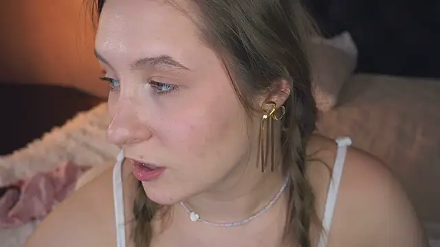 saint trisha online show from February 6, 2026, 4:39 am