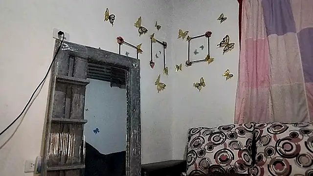 Milu curly online show from September 20, 2025, 5:19 am