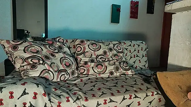 Milu curly online show from March 19, 2026, 1:59 pm