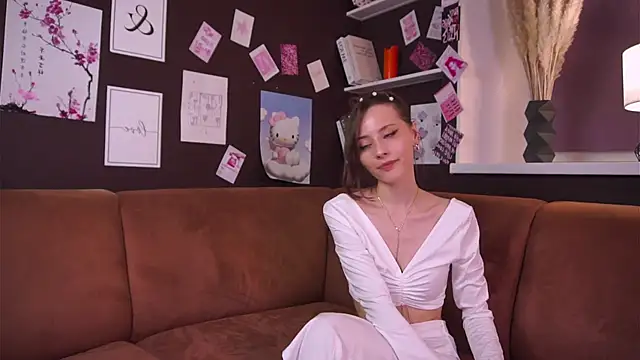 Snapshot of EditaBails chatting on March 20, 2025, 10:18 pm EditaBails online show from March 20, 2025, 10:18 pm