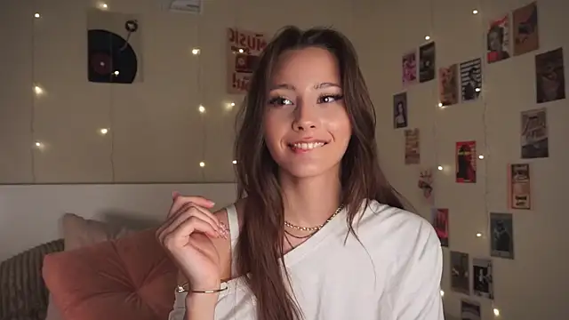 Snapshot of EditaBails chatting on September 30, 2025, 6:57 pm EditaBails online show from September 30, 2025, 6:57 pm