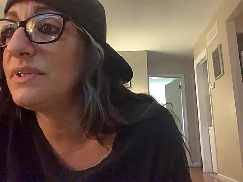 Snapshot of KittyKat_LoLo chatting on March 10, 2025, 11:21 am KittyKat LoLo online show from March 10, 2025, 11:21 am