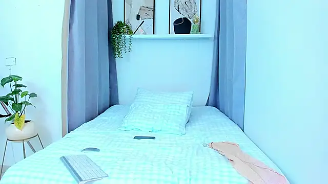 roxy hell online show from March 13, 2026, 9:10 pm