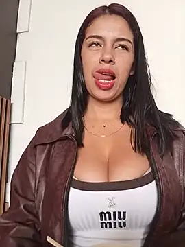 Nathaly 12 online show from June 19, 2026, 8:23 pm