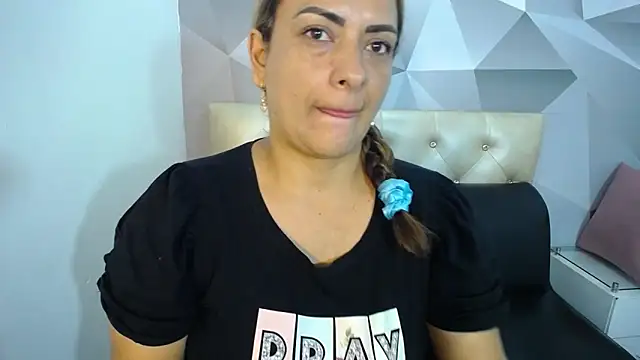 Milf-Prettyboobs online show from January 6, 2026, 10:52 am