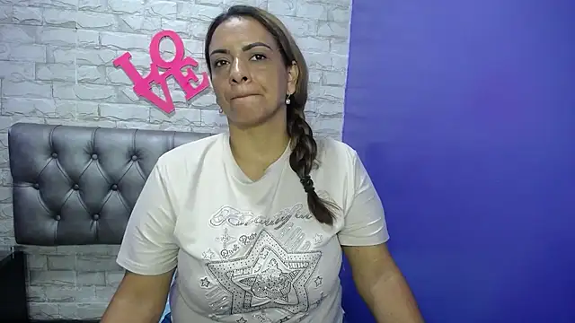 Milf-Prettyboobs online show from May 9, 2026, 5:51 pm