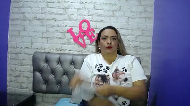 Milf-Prettyboobs online show from May 11, 2026, 5:10 pm