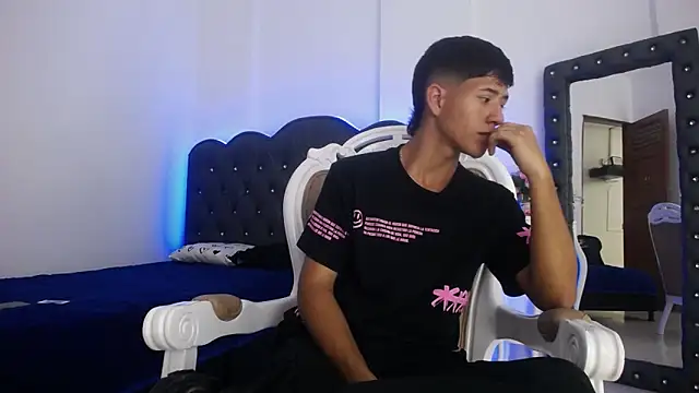 dareck 18 online show from March 10, 2025, 11:16 pm