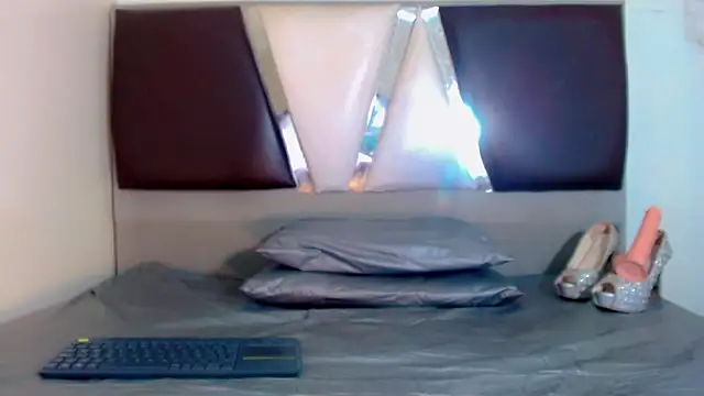 Snapshot of alexsandra_kiss chatting on November 12, 2025, 11:21 am alexsandra kiss online show from November 12, 2025, 11:21 am