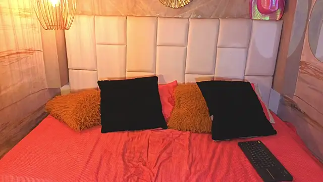 sweetlittlevenus online show from March 20, 2025, 11:49 am