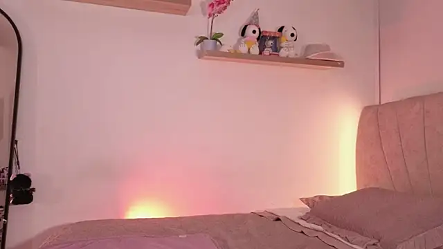 sweetlittlevenus online show from July 12, 2026, 9:06 pm