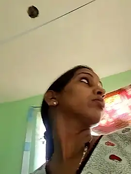 Hotty-Nidhi online show from March 3, 2026, 3:12 am