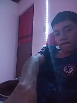 Snapshot of Zeusomauricio chatting on June 16, 2026, 4:26 am Zeusomauricio online show from June 16, 2026, 4:26 am