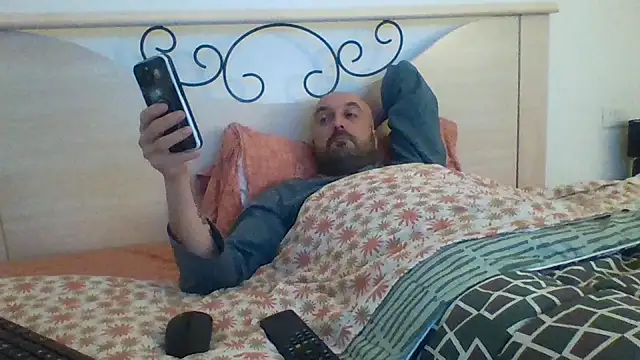 Snapshot of maxxxio12 chatting on March 8, 2025, 10:13 pm maxxxio12 online show from March 8, 2025, 10:13 pm