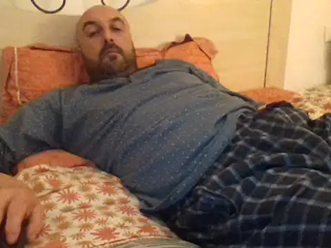 Snapshot of maxxxio12 chatting on March 9, 2025, 5:28 pm maxxxio12 online show from March 9, 2025, 5:28 pm