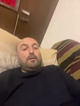 Snapshot of maxxxio12 chatting on March 14, 2025, 5:46 pm maxxxio12 online show from March 14, 2025, 5:46 pm