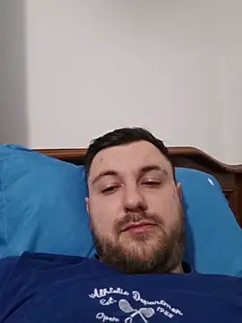 Snapshot of hugedickedd chatting on February 15, 2026, 4:31 am hugedickedd online show from February 15, 2026, 4:31 am