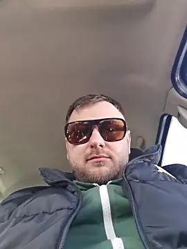 Snapshot of hugedickedd chatting on March 20, 2026, 8:30 am hugedickedd online show from March 20, 2026, 8:30 am