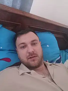 Snapshot of hugedickedd chatting on April 7, 2026, 6:58 am hugedickedd online show from April 7, 2026, 6:58 am