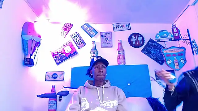 Snapshot of lili_roussi chatting on October 10, 2025, 10:53 pm lili roussi online show from October 10, 2025, 10:53 pm