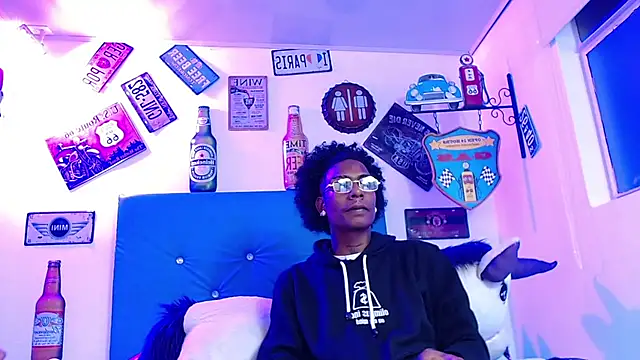 Snapshot of lili_roussi chatting on October 12, 2025, 12:31 am lili roussi online show from October 12, 2025, 12:31 am