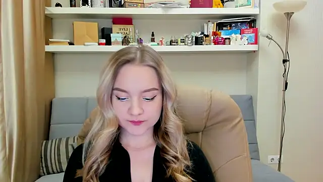 Kara Smith  online show from January 17, 2025, 10:34 pm