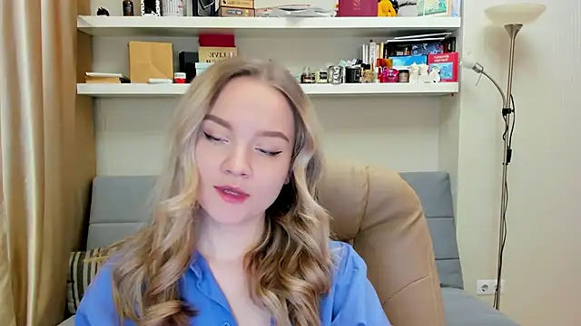 Kara Smith  online show from January 18, 2025, 10:39 pm