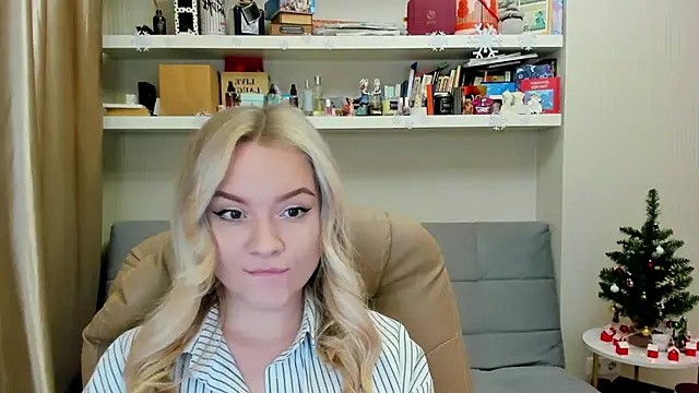 Snapshot of Kara_Smith_ chatting on December 13, 2025, 10:59 pm Kara Smith online show from December 13, 2025, 10:59 pm