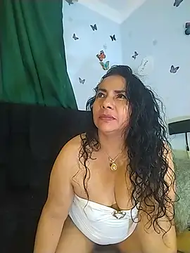 Snapshot of AlexaNovoa_ chatting on June 5, 2026, 1:45 am AlexaNovoa online show from June 5, 2026, 1:45 am