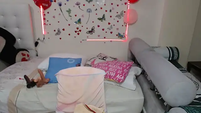 Olgahunder online show from February 8, 2026, 11:52 pm