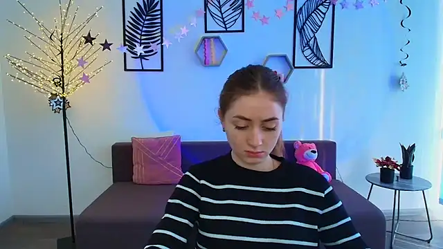 Snapshot of LilyHaart chatting on March 16, 2025, 6:42 am LilyHaart online show from March 16, 2025, 6:42 am