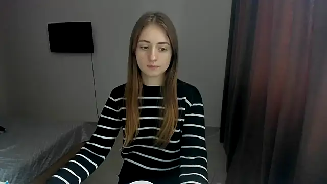 Snapshot of LilyHaart chatting on October 2, 2025, 9:05 am LilyHaart online show from October 2, 2025, 9:05 am