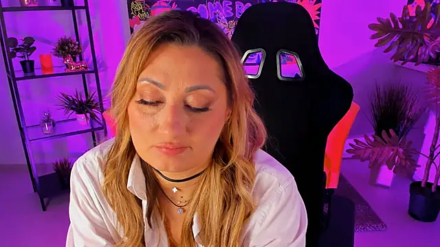 Snapshot of SarahAlluring chatting on March 17, 2025, 3:07 pm SarahAlluring online show from March 17, 2025, 3:07 pm