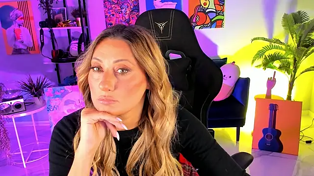 Snapshot of SarahAlluring chatting on October 16, 2025, 12:28 pm SarahAlluring online show from October 16, 2025, 12:28 pm