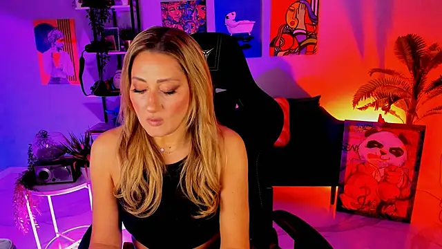 Snapshot of SarahAlluring chatting on November 24, 2025, 11:54 am SarahAlluring online show from November 24, 2025, 11:54 am