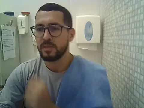 pdasgyn online show from December 4, 2025, 2:26 pm