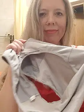 Irina3718 online show from October 7, 2025, 9:17 am