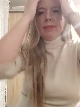 Irina3718 online show from November 3, 2025, 4:19 pm