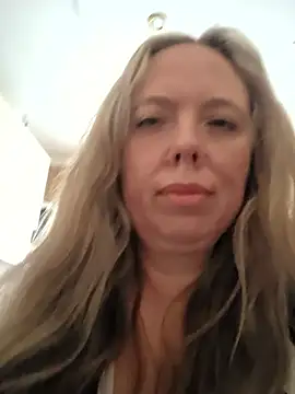 Irina3718 online show from January 12, 2026, 12:21 pm