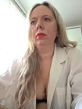 Irina3718 online show from February 6, 2026, 12:52 pm