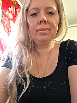 Irina3718 online show from May 9, 2026, 11:26 am