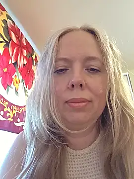 Irina3718 online show from June 22, 2026, 11:51 am