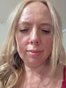 Irina3718 online show from June 23, 2026, 3:21 pm