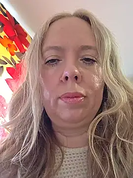 Irina3718 online show from June 24, 2026, 7:18 am